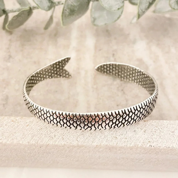 925 Sterling Silver Cuff Bracelet Fish Bracelet Modern Silver Bangle Bracelet - Picture 5 of 8